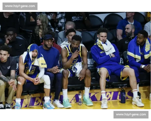 聚焦选手转会动态分析各大俱乐部新赛季阵容调整与未来发展趋势